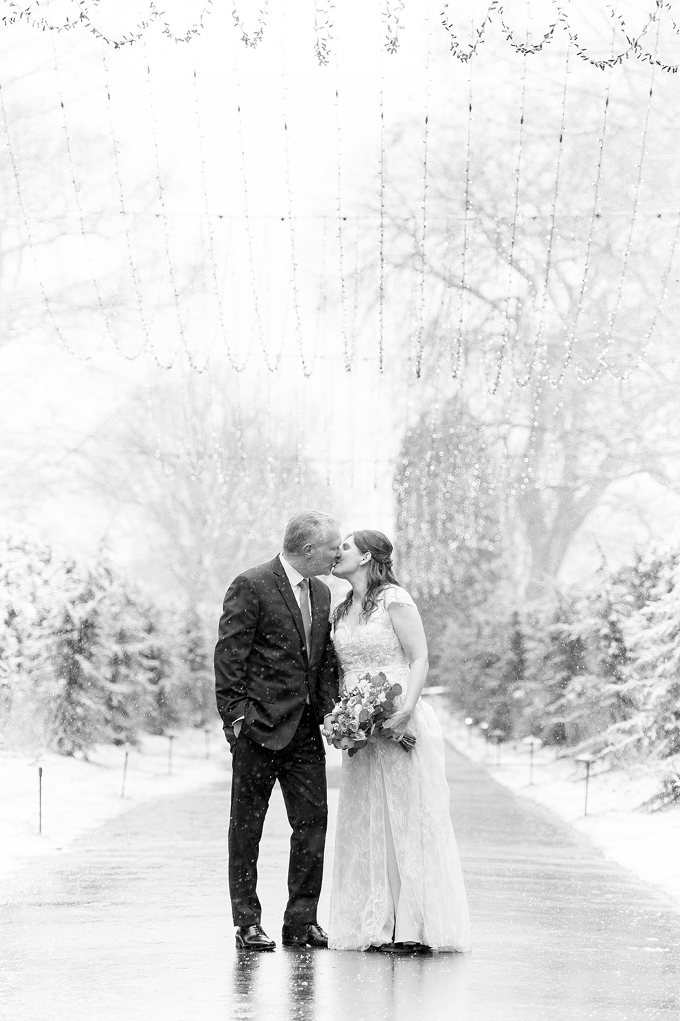 wedding photo in snow